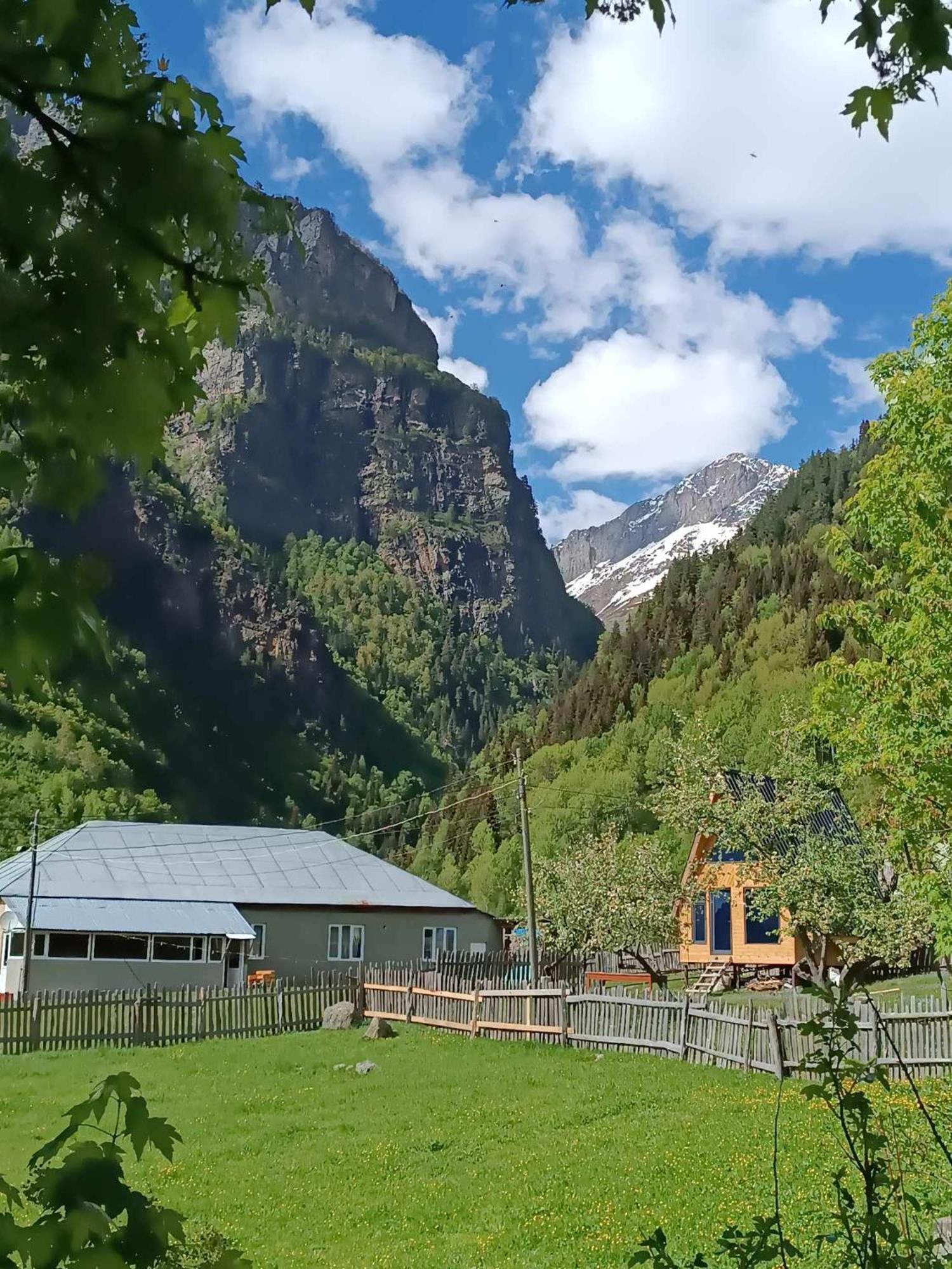 Guest House In Zhabeshi Lali Luaran gambar