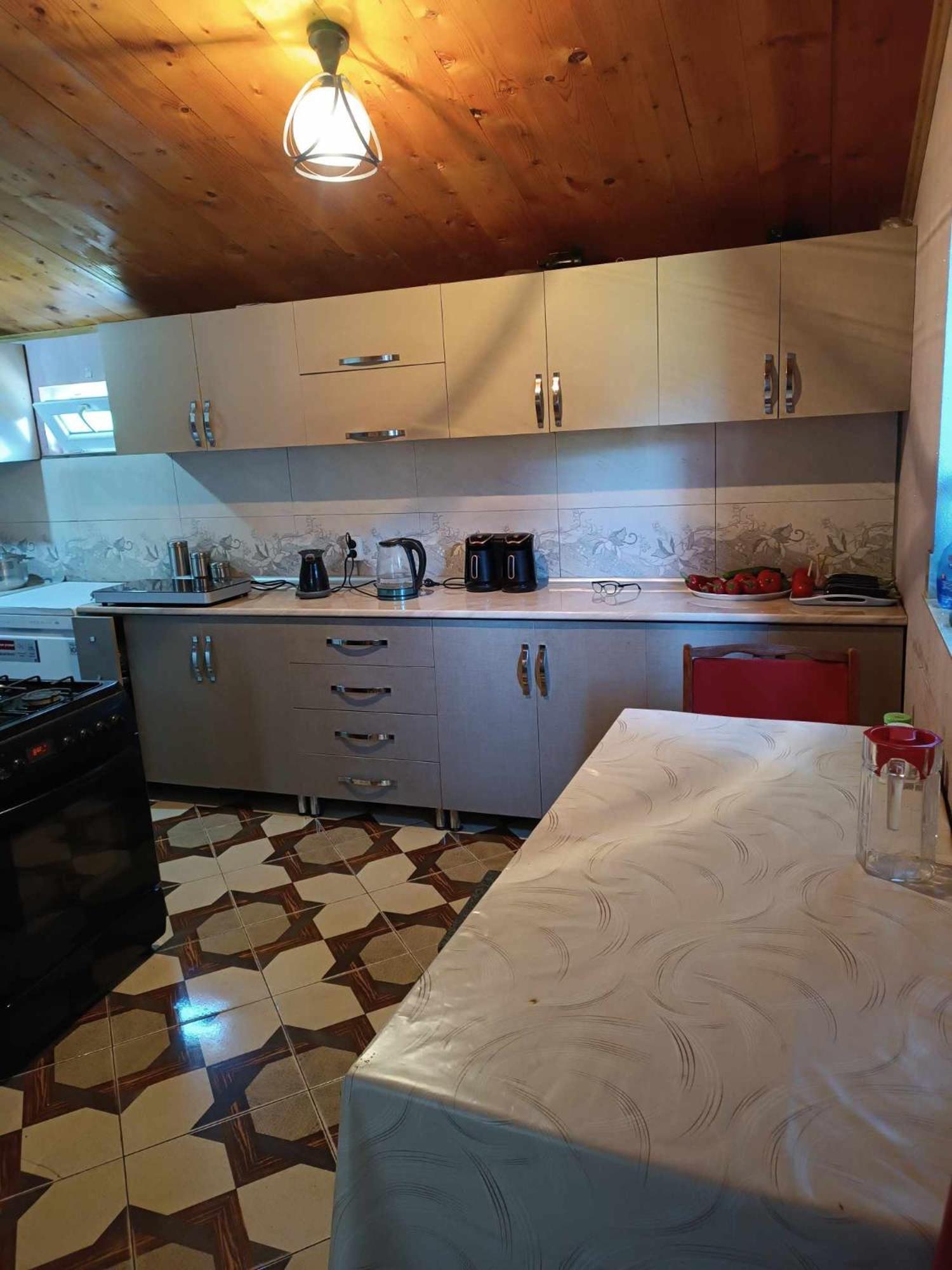 Guest House In Zhabeshi Lali Luaran gambar